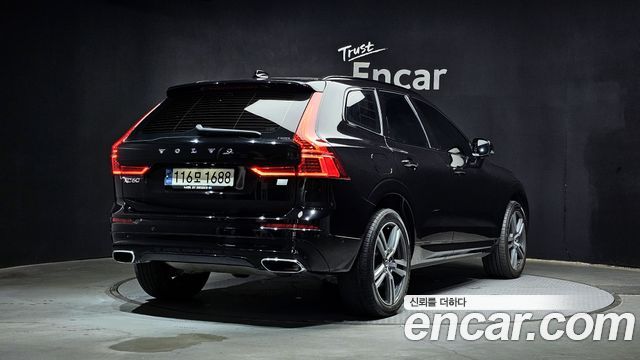 Volvo XC60 (II) T8 R-Design 2021 — фото 2
