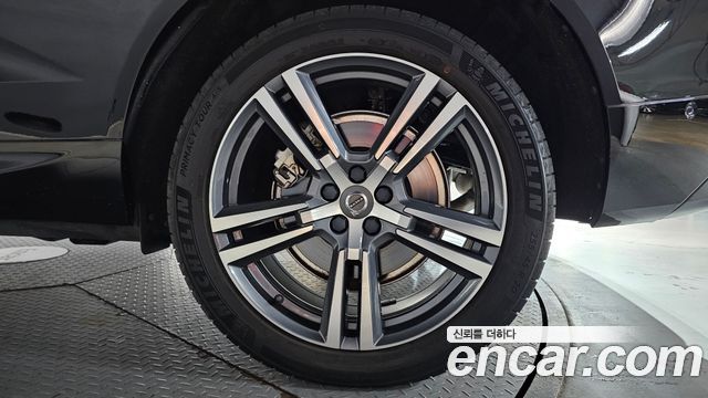 Volvo XC60 (II) T8 R-Design 2021 — фото 21