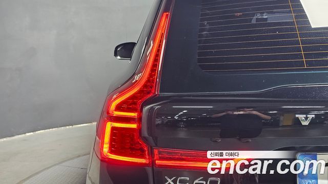 Volvo XC60 (II) T8 R-Design 2021 — фото 23