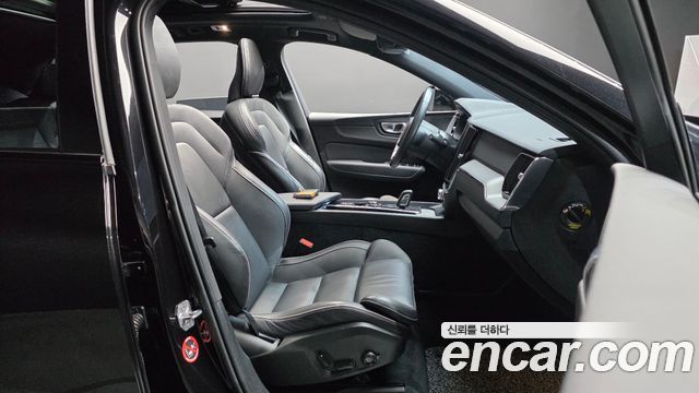 Volvo XC60 (II) T8 R-Design 2021 — фото 26