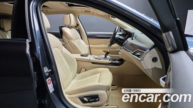 BMW 7 Series (G11) 750Li xDrive Premium 2016 — фото 11
