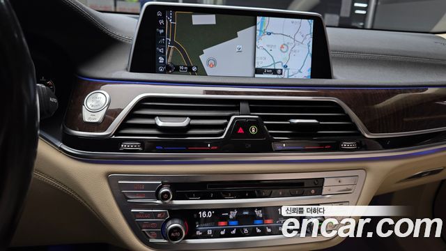 BMW 7 Series (G11) 750Li xDrive Premium 2016 — фото 14
