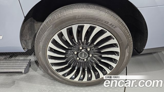 Lincoln Navigator (IV) 3.5L Black Label 2019 — фото 21