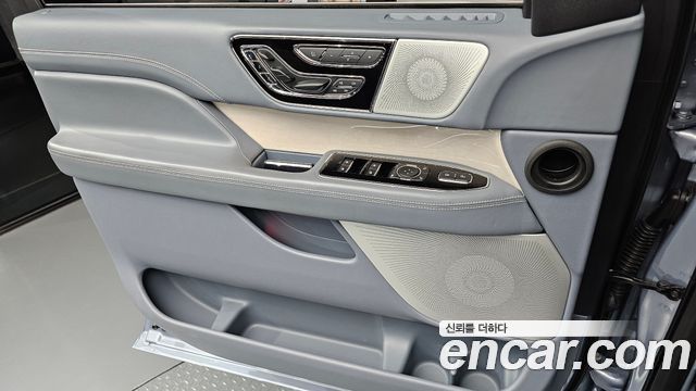 Lincoln Navigator (IV) 3.5L Black Label 2019 — фото 24