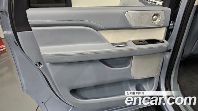 Lincoln Navigator (IV) 3.5L Black Label 2019 — фото 25