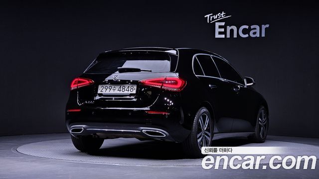 Mercedes-Benz A-Class (W177) A220 Hatchback 2021 — фото 2