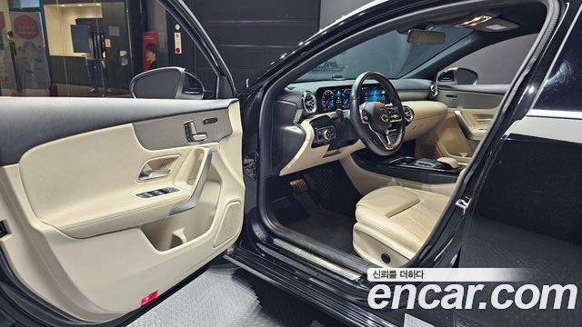 Mercedes-Benz A-Class (W177) A220 Hatchback 2021 — фото 10