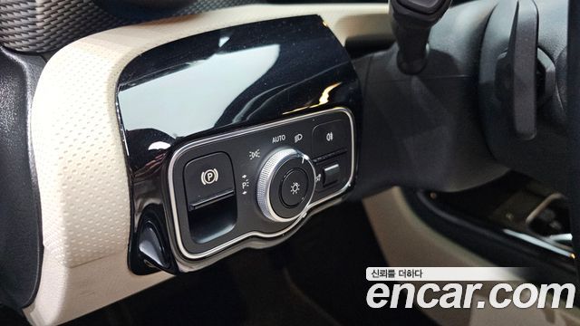 Mercedes-Benz A-Class (W177) A220 Hatchback 2021 — фото 16