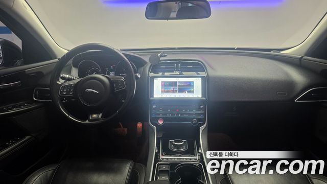 Jaguar XE 20d Perstige AWD 2017 — фото 10