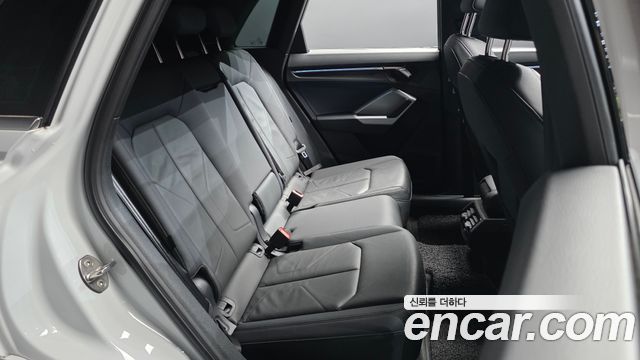 Audi Q3 (F3) 35 TDI Quattro Premium 2023 — фото 11
