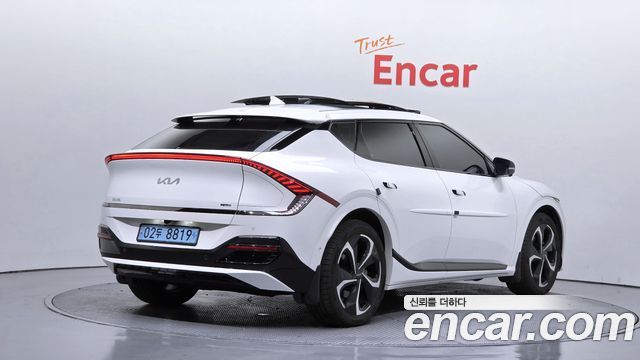 Kia EV6 Long Range 4WD GT Line 2022 — фото 2