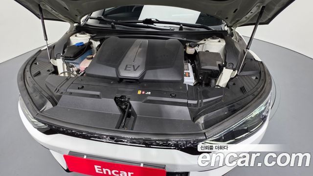 Kia EV6 Long Range 4WD GT Line 2022 — фото 6
