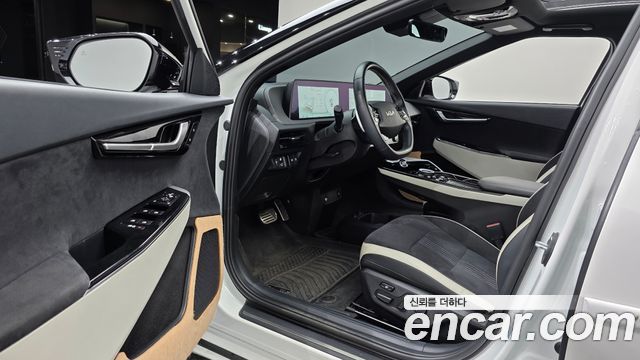 Kia EV6 Long Range 4WD GT Line 2022 — фото 10