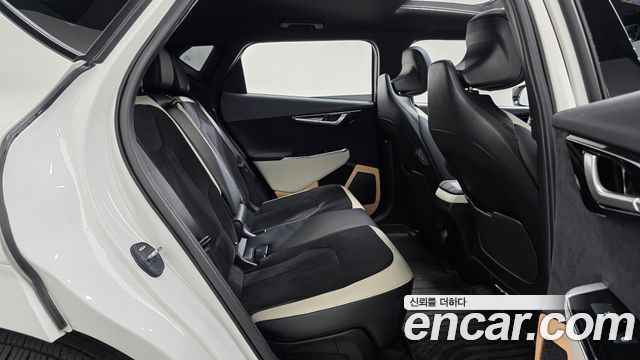 Kia EV6 Long Range 4WD GT Line 2022 — фото 11
