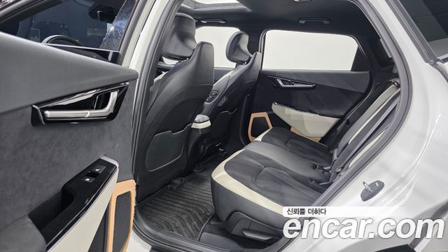 Kia EV6 Long Range 4WD GT Line 2022 — фото 12