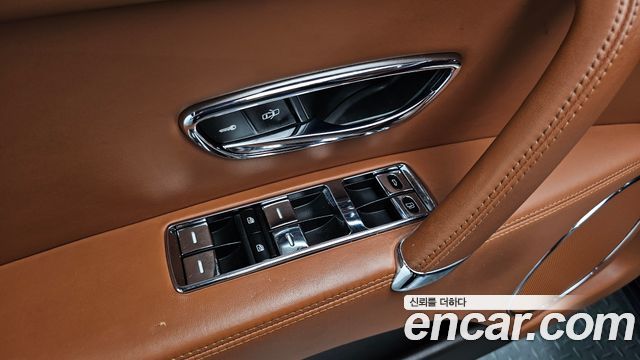 Bentley Flying Spur (II) 4.0 2016 — фото 16