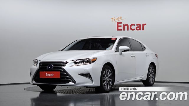 Lexus ES300h Supreme XV60