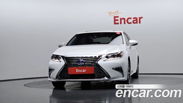 Lexus ES300h Supreme XV60 2016 — фото 3
