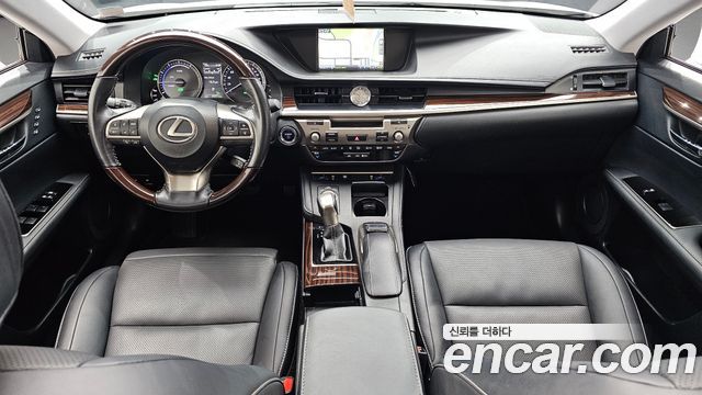 Lexus ES300h Supreme XV60 2016 — фото 7