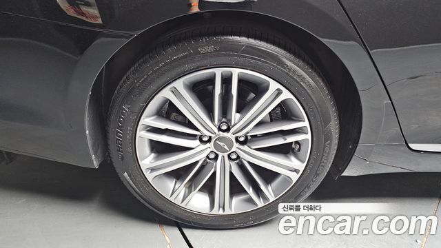 Genesis G80 3.3 GDI AWD Luxury 2017 — фото 5