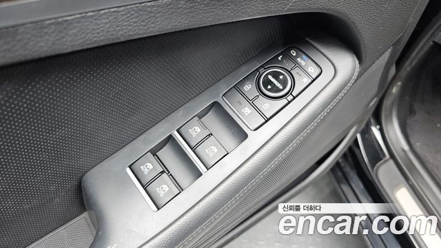 Genesis G80 3.3 GDI AWD Luxury 2017 — фото 18