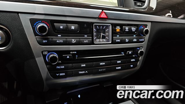 Genesis G80 3.3 GDI AWD Luxury 2017 — фото 28