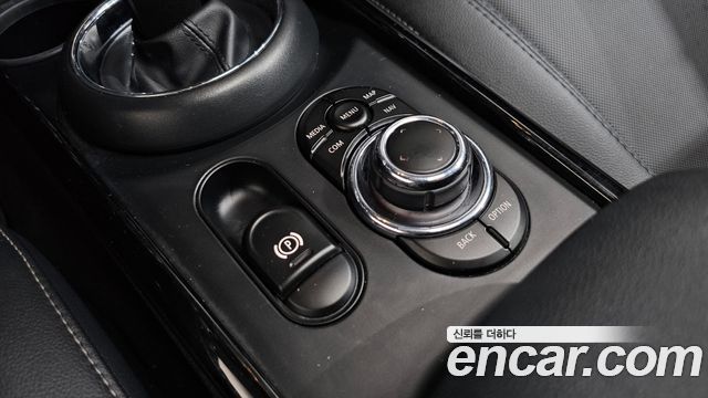 MINI Cooper Clubman Classic Plus 2nd 2022 — фото 21