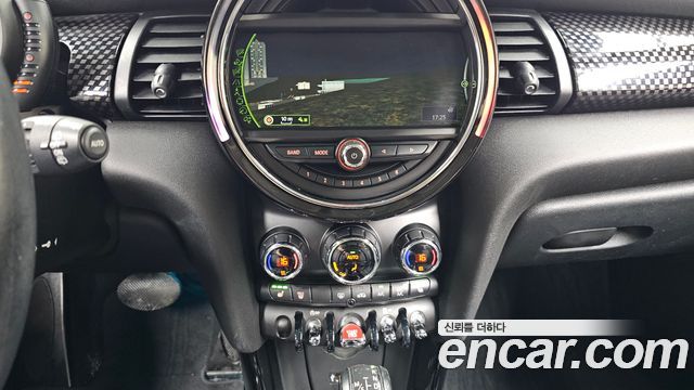 MINI Cooper S Standard Third Generation 2017 — фото 14