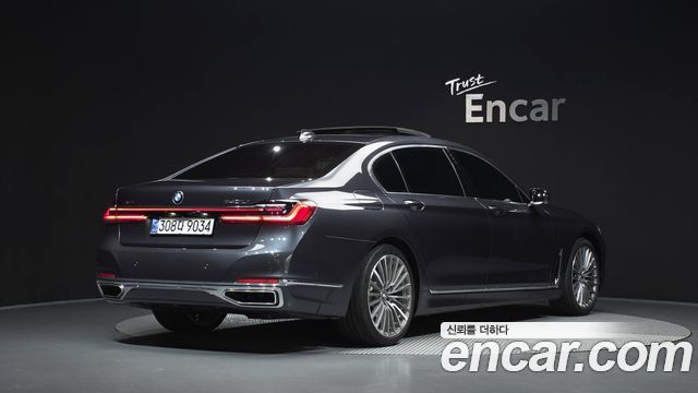 BMW 7 Series (G11) 740Li xDrive Design Pure Excellence 2020 — фото 2