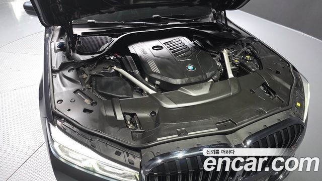 BMW 7 Series (G11) 740Li xDrive Design Pure Excellence 2020 — фото 6