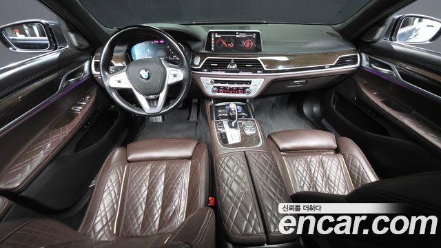 BMW 7 Series (G11) 740Li xDrive Design Pure Excellence 2020 — фото 7