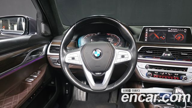 BMW 7 Series (G11) 740Li xDrive Design Pure Excellence 2020 — фото 13