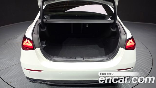 Mercedes-Benz E-Class (W214) E200 Avantgarde 2025 — фото 20