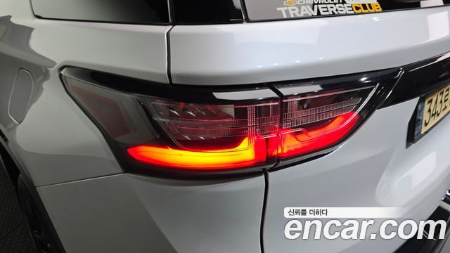 Chevrolet Traverse 3.6 AWD Redline 2021 — фото 23