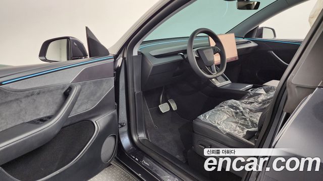Tesla Model Y Long Range AWD 2025 — фото 10