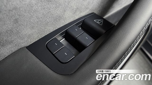 Tesla Model Y Long Range AWD 2025 — фото 19