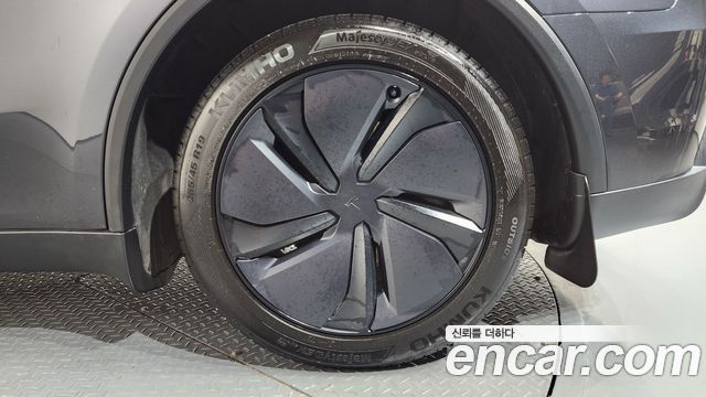 Tesla Model Y Long Range AWD 2025 — фото 20