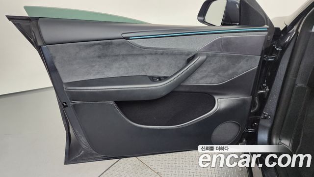 Tesla Model Y Long Range AWD 2025 — фото 23