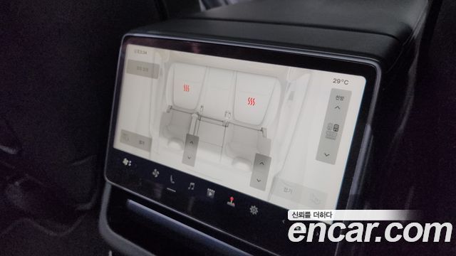 Tesla Model Y Long Range AWD 2025 — фото 32
