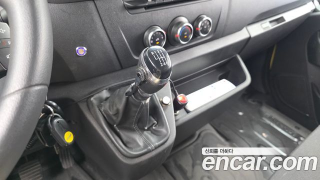 Renault Korea Master School Bus 15-Seater 2020 — фото 9