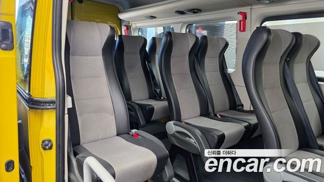 Renault Korea Master School Bus 15-Seater 2020 — фото 15