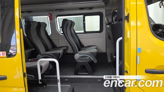 Renault Korea Master School Bus 15-Seater 2020 — фото 16