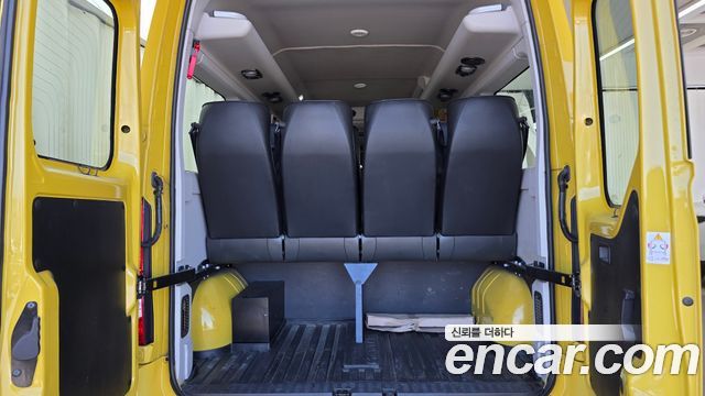 Renault Korea Master School Bus 15-Seater 2020 — фото 24