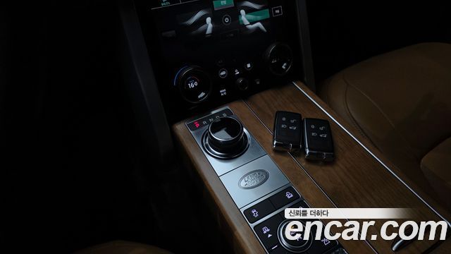 Land Rover Range Rover (IV) 4.4 SDV8 AB LWB DIESEL 2019 — фото 9