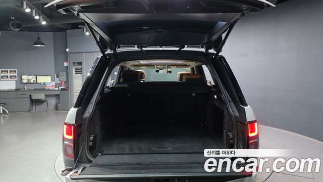 Land Rover Range Rover (IV) 4.4 SDV8 AB LWB DIESEL 2019 — фото 20