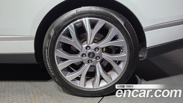 Land Rover Range Rover (IV) 4.4 SDV8 AB LWB DIESEL 2019 — фото 21