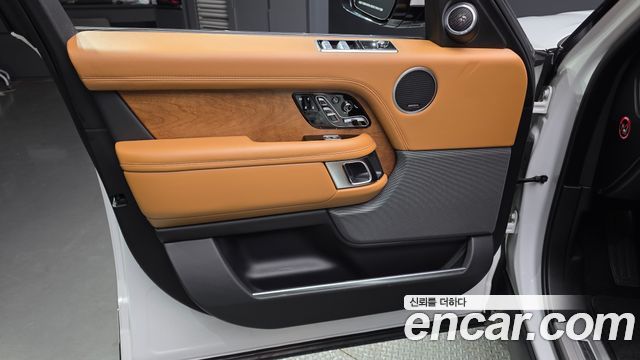 Land Rover Range Rover (IV) 4.4 SDV8 AB LWB DIESEL 2019 — фото 24