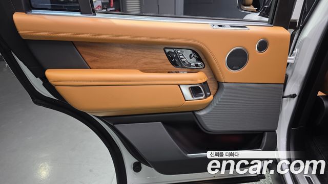 Land Rover Range Rover (IV) 4.4 SDV8 AB LWB DIESEL 2019 — фото 25