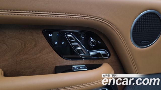 Land Rover Range Rover (IV) 4.4 SDV8 AB LWB DIESEL 2019 — фото 33
