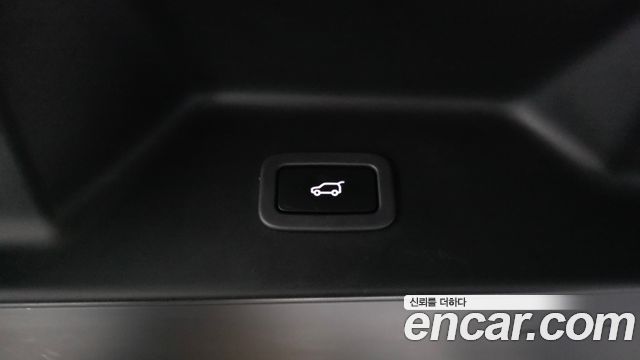 Land Rover Range Rover (IV) 4.4 SDV8 AB LWB DIESEL 2019 — фото 37